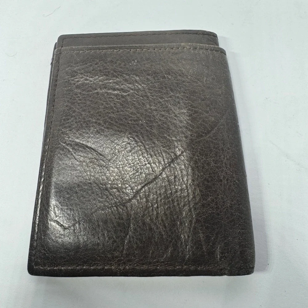 Levi's Men's Dark Brown Rugged Pebbled Leather Bifold Vertical Slim Wallet‎ ID
